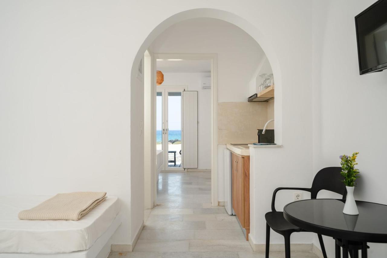 Celestial Seaview Apartments- Apollon Naxos City ภายนอก รูปภาพ